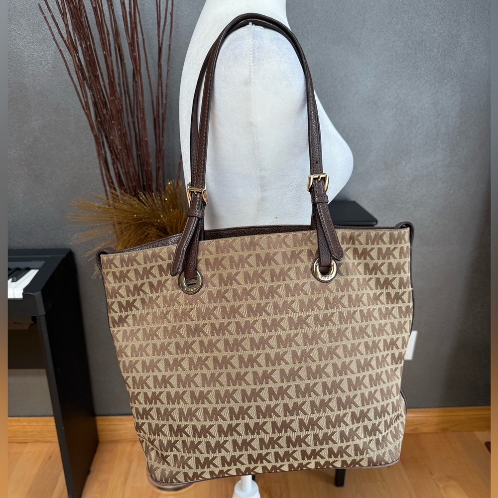MICHAEL KORS BEIGE BROWN JACQUARD MK SIGNATURE TOTE BAG PURSE